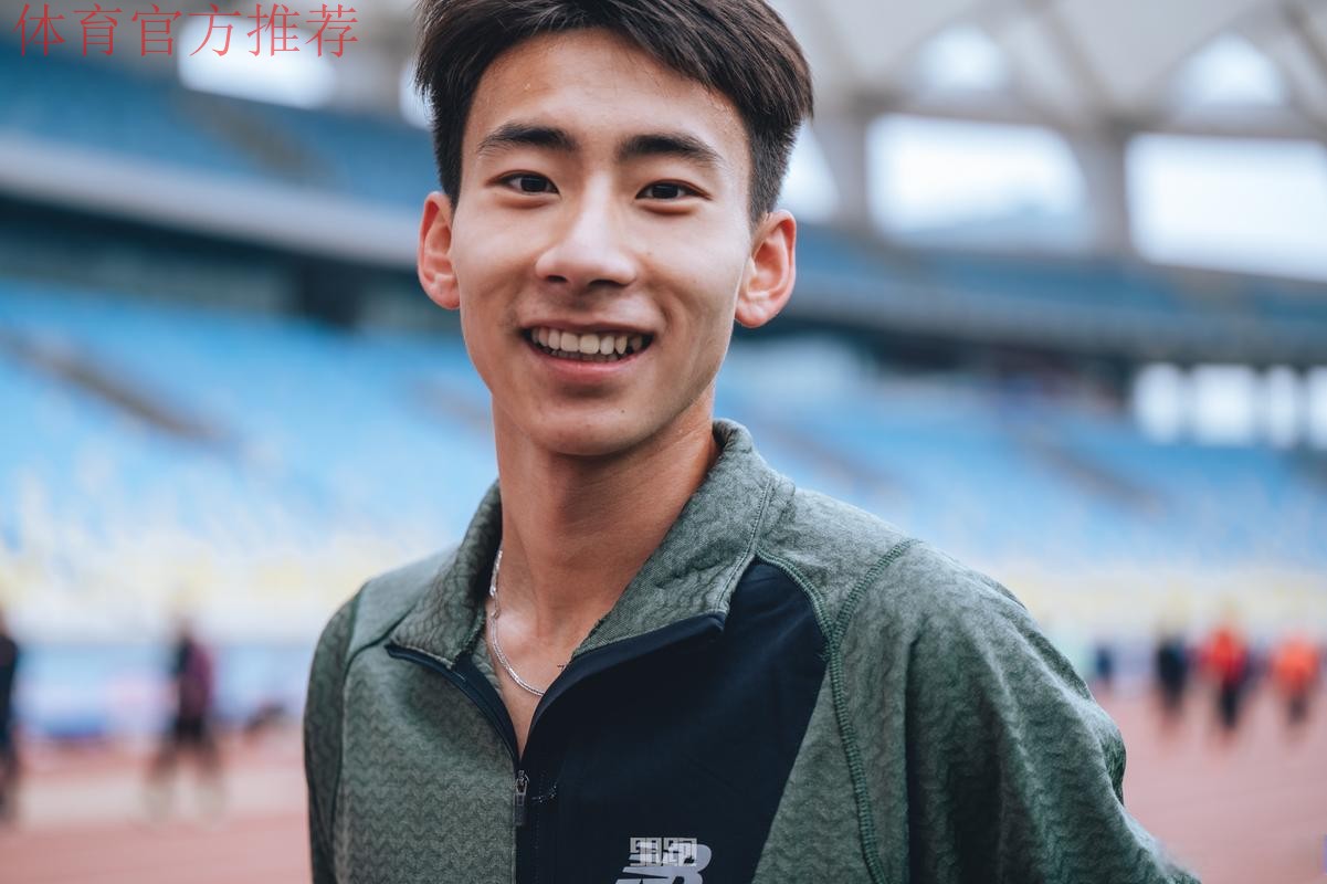 唐浩然获得男子一万米冠军